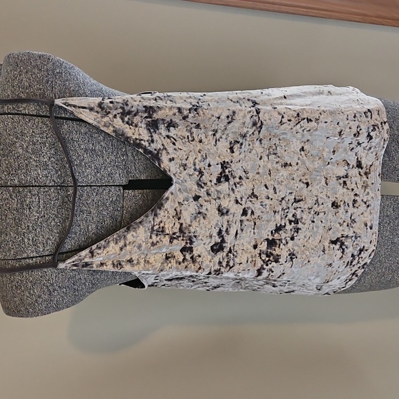 American Eagle Outfitters velour tank - Picture 4 of 6